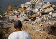 Inicia una nueva fase tras los terremotos en Venezuela: maquinaria pesada remueve escombros mientras concluyen las labores internacionales de rescate