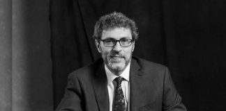 Miguel Alcubierre: Mientras estudio la teoría general de la relatividad trato de tocar las estrellas