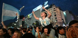 Miles de argentinos toman las calles para celebrar el pase a la final del Mundial 2026