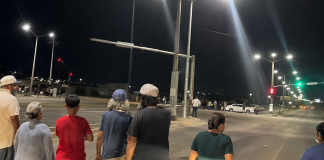 Vecinos del asentamiento Guayacán bloquean calles en Hermosillo para exigir el regreso de la luz Vecinos del asentamiento Guayacán bloquean calles en Hermosillo para exigir el regreso de la luz