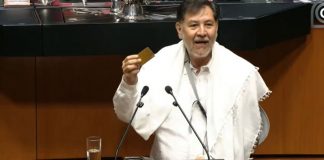 Noroña evita romper su visa en apoyo a Andy López Beltrán, tras reto de Lilly Téllez