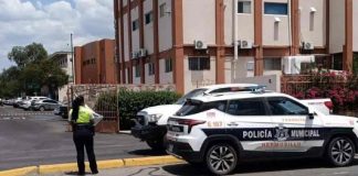 Hombre es embestido por automovilista y queda lesionado detrás de la Universidad de Sonora en Hermosillo