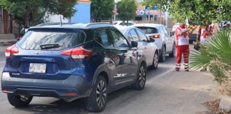 Choque entre tres vehículos deja daños cuantiosos en centro de Hermosillo Choque entre tres vehículos deja daños cuantiosos en centro de Hermosillo
