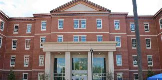 Alerta en universidad de Virginia, EEUU: reportan cinco personas heridas