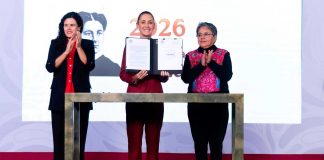 Sheinbaum firma decreto para reforzar transparencia del Gobierno; anuncia cambios a la ley
