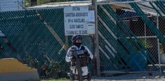 Balacera sacude inmediaciones del Aeropuerto de Tijuana; hay un muerto y un herido grave
