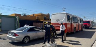 Choque deja bebé de tan solo 4 meses lesionado al norte de Hermosillo, auto se impactó con camión