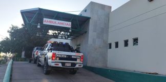 Policías auxilian a hombre recién operado tras sufrir fuerte dolor abdominal en Hermosillo Policías auxilian a hombre recién operado tras sufrir fuerte dolor abdominal en Hermosillo