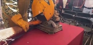 Escopeta se dispara durante su destrucción en módulo de canje de armas en Michoacán