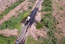 Accidente provoca derrame de 2 mil litros de 谩cido sulf煤rico en carretera de Caborca