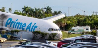 Avión de Amazon que se salió de la pista en Miami chocó contra una camioneta con siete pasajeros