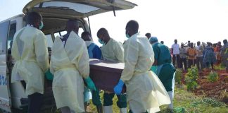 OMS alerta que brote de ébola sigue fuera de control en el Congo; van más de 3 mil 200 muertos