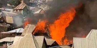 Incendio en escuela de El Congo deja 15 niños muertos; fuego se propagó desde viviendas