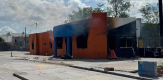 Incendio en local abandonado moviliza a bomberos al norte de Hermosillo