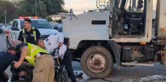 Choque contra dompe deja a motociclista lesionado al poniente de Hermosillo