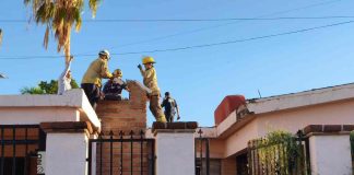 Hombre queda atrapado en chimenea tras intentar robar una casa al sur de Hermosillo