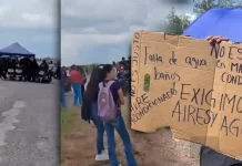 Estudiantes bloquean carretera y protestan contra malas condiciones de Universidad del Bienestar en Sonora