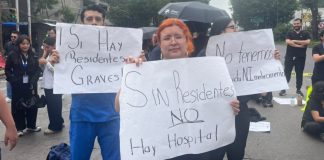 Protestan médicos residentes por brote de salmonella en Hospital General de México en CDMX