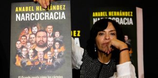 Presenta Anabel Hernández su libro Narcocracia: el Estado mexicano y los cárteles se han fusionado, revela