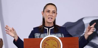 Sheinbaum acusa campaña contra su gobierno; cuestiona cambios de postura sobre el INE