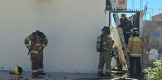 Falla eléctrica provoca incendio en pizzería al norte de Hermosillo