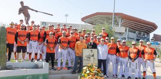 Realiza Naranjeros tradicional “Guardia de honor” en memoria de Héctor Espino en Hermosillo Realiza Naranjeros tradicional “Guardia de honor” en memoria de Héctor Espino en Hermosillo