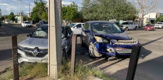 Nuevo accidente vial deja daños materiales entre dos vehículos en zona centro de Hermosillo Nuevo accidente vial deja daños materiales entre dos vehículos en zona centro de Hermosillo