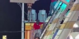 Niño queda colgado de rueda de la fortuna en Feria de Torreón; así lograron rescatarlo (VIDEO)