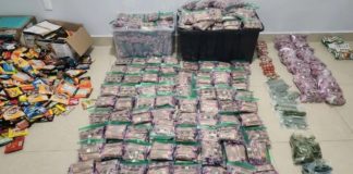 Aseguran miles de cigarros y dulces con presunta marihuana durante cateo en Mazatlán