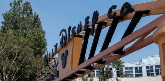Disney despide a casi 300 trabajadores y prepara más recortes con retiros anticipados