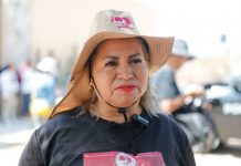 Ceci Flores y su hija reciben certificación oficial para buscar personas desaparecidas en México