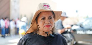 Ceci Flores y su hija reciben certificación oficial para buscar personas desaparecidas en México