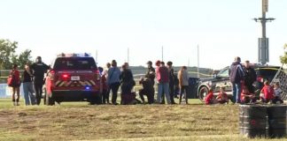 Atropellamiento durante partido de futbol deja un niño y un hombre sin vida, además de 11 lesionados en Kansas, EEUU; mujer es detenida